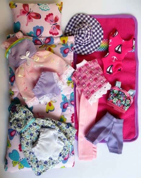 Barbie doll`s Summer Holiday Number 14 - 5 outfits plus sleeping bag