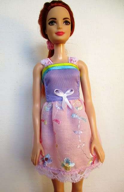 Barbie doll`s Summer Holiday Number 14 - 5 outfits plus sleeping bag