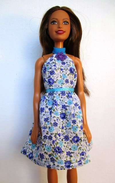 Barbie doll`s Summer Holiday Number 14 - 5 outfits plus sleeping bag