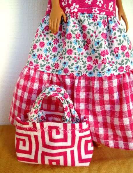 Barbie doll`s long dress, bag and necklace - pink/turquoise