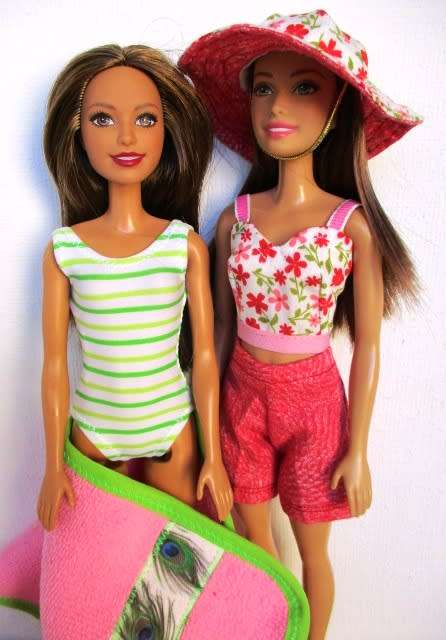 Barbie doll`s BEACH FUN set -costume/towel/shorts/top/sunhat