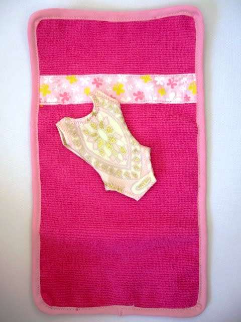 Barbie doll`s SUMMER HOLIDAY no. 16 - 5 outfits plus sleeping bag