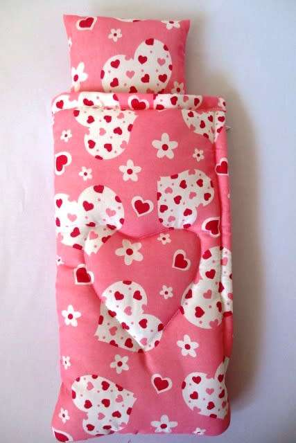 Barbie doll`s SUMMER HOLIDAY no. 16 - 5 outfits plus sleeping bag