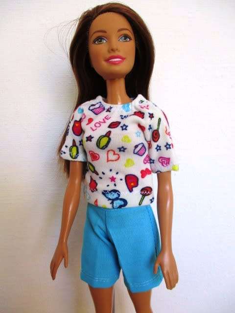 Barbie doll`s shorts and t-shirt - turquoise/cupcake