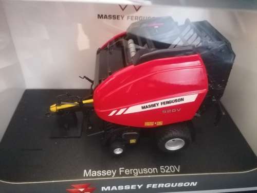 UNIVERSAL HOBBIES MASSEY FERGUSON 520V BALER - SCALE 1:32 Die Cast