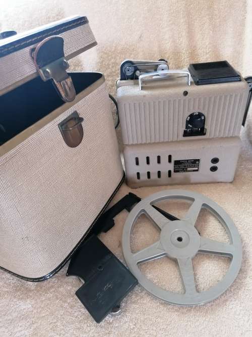 VINTAGE EUMIG MOVIE PROJECTOR IN CASE