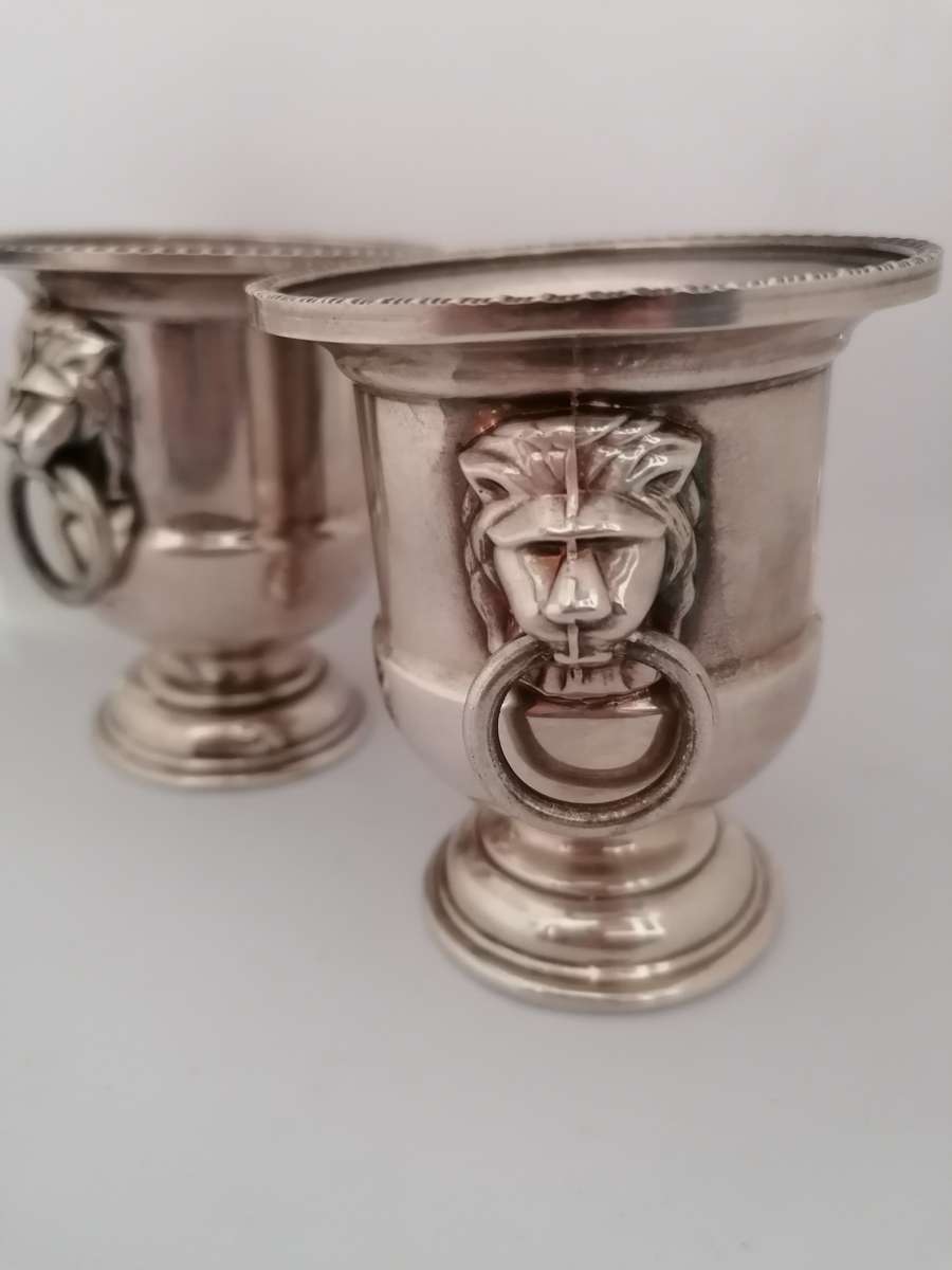 THIS WEEKEND ONLY!!!Vintage Wine Cup Small Silver Plated Viners Of Sheffield England With Lions Head