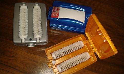 Very Usefull Hand Easy Sweeper - 1 Bid for 4 Sweepers