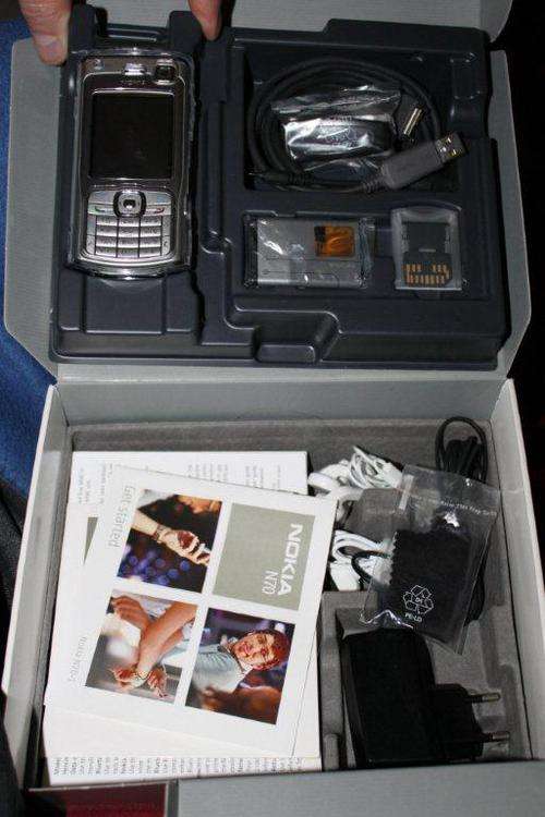 Nokia N70 - In original packaging with accessories (see description)