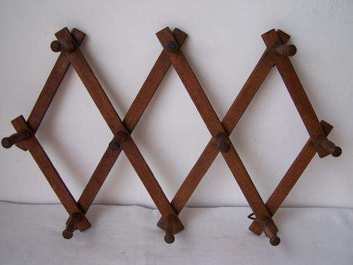 wooden concertina hooks ... soooo useful !!!