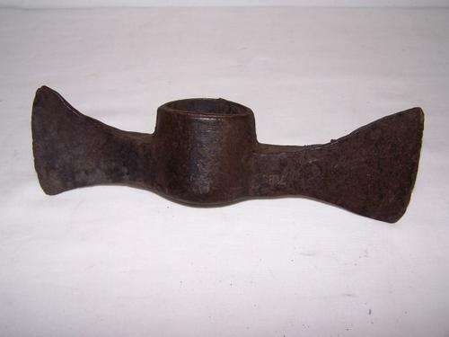 axe ... hand forged ? !!!