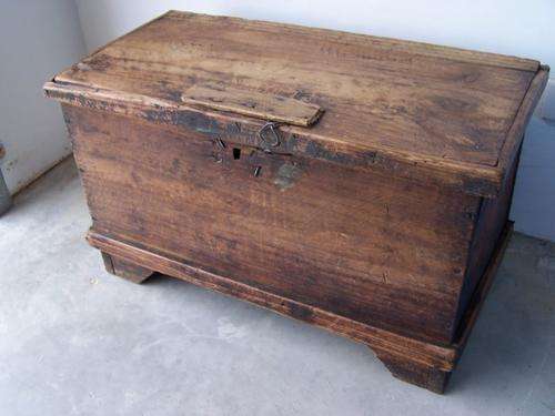 small yellowwood (?) kist ... with a transkei flavour !!!