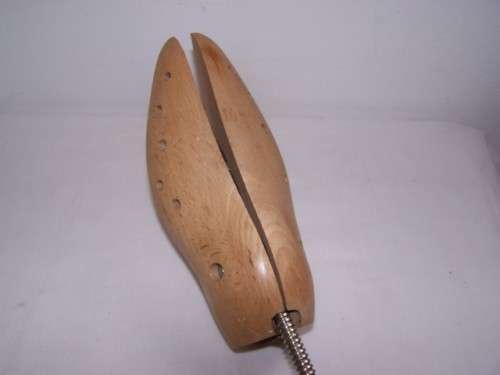 shoe stretcher ... size 10 !!!