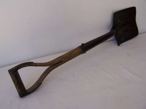 spade ... with an interesting handle  !!!