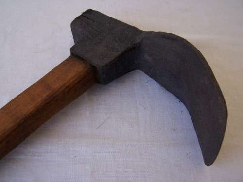 adze ... the most curveous one I've seen !!!