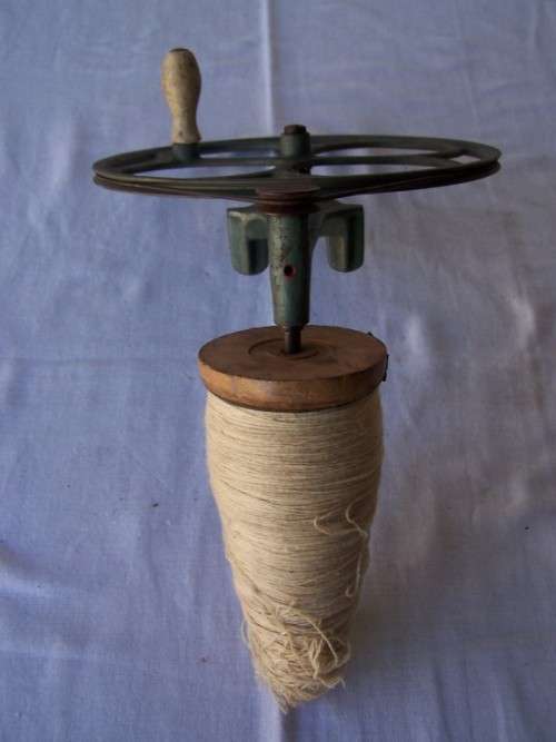 winder ...  for wool or yarn !!!