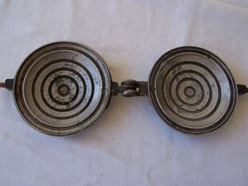 jaffle iron ...  well used !!!