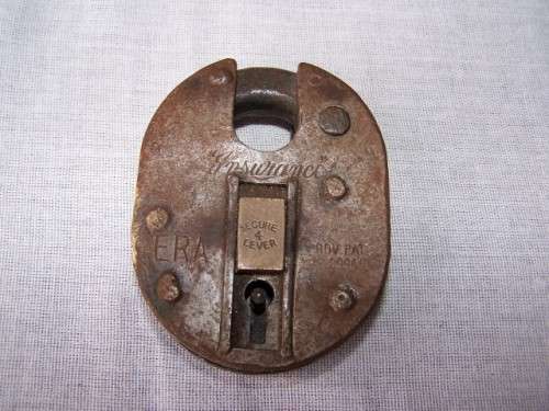 lock ... insurance 4 lever !!!