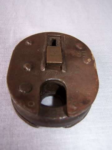 lock ... insurance 4 lever !!!