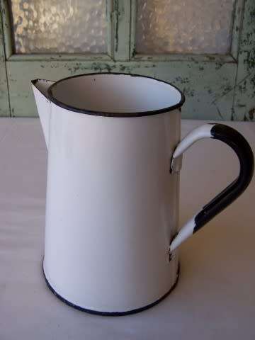 jug ... of enamel !!!