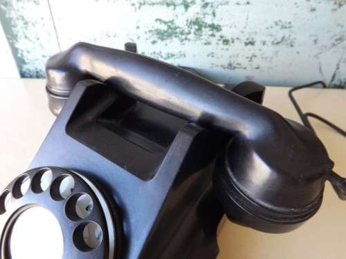telephone ...  bakelite !!!