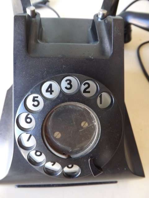 telephone ...  bakelite !!!
