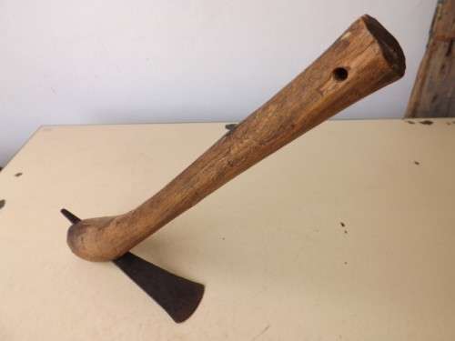 adze ... for carving maybe !!!