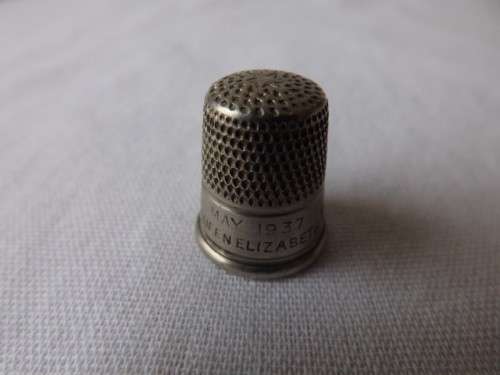 thimble King GeorgeVI / Queen Elizabeth ... 1937 coronation !!!