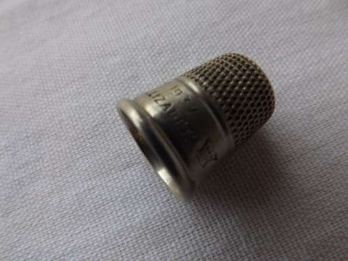 thimble King GeorgeVI / Queen Elizabeth ... 1937 coronation !!!