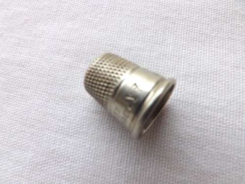 thimble King GeorgeVI / Queen Elizabeth ... 1937 coronation !!!