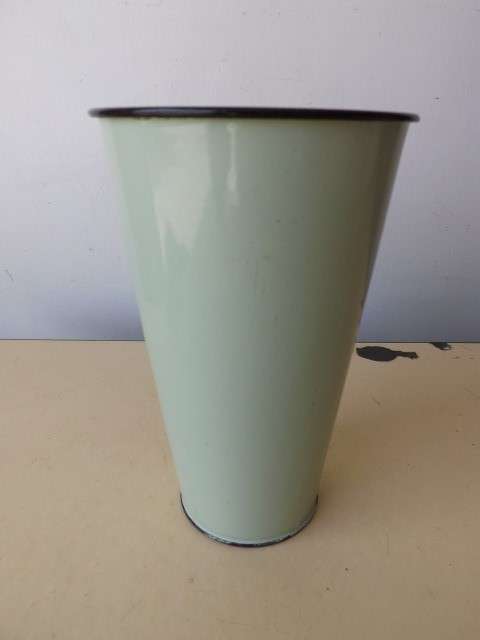 vase ... elegant shape !!!