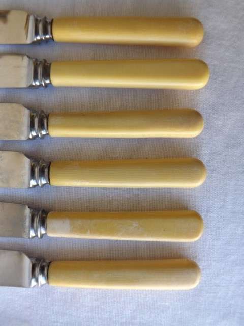 knives ... for bread !!!