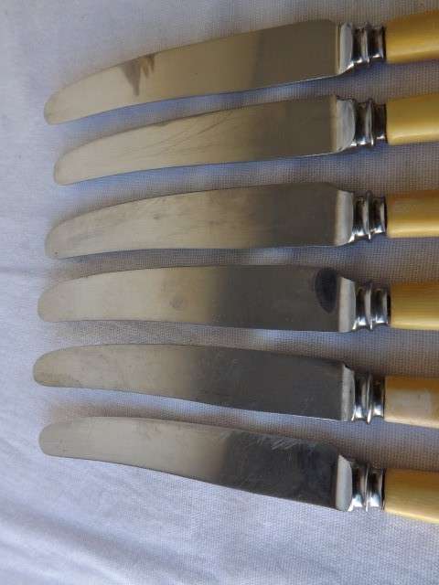 knives ... for bread !!!