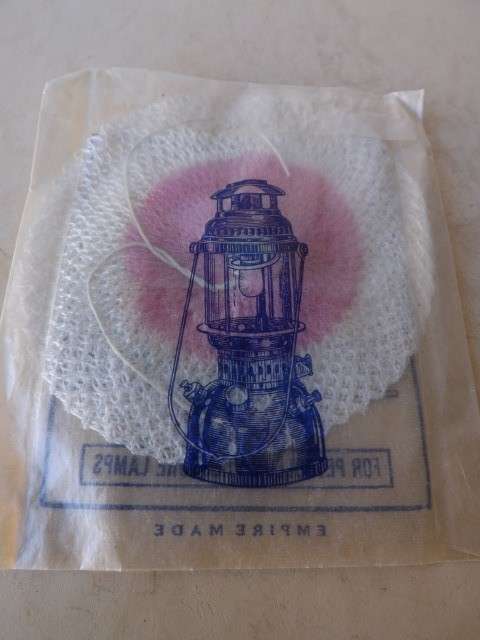 mantle  ... for a gas lamp !!!