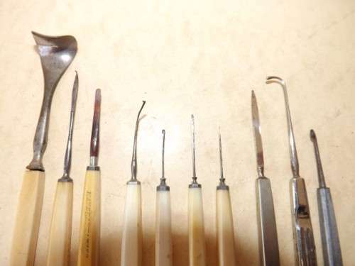 instruments ... belonging to a dentist !!!