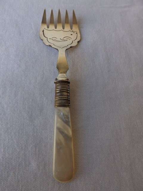 fork ... mother of pearl !!!