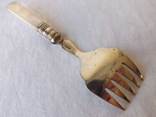 fork ... mother of pearl !!!