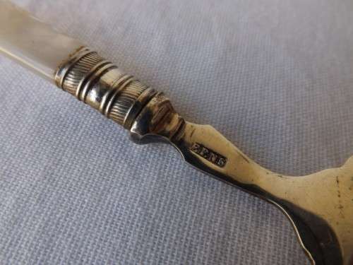 fork ... mother of pearl !!!