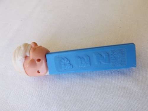 2 dispeners ... for pez !!!