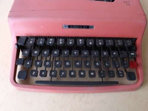 typewriter ... very cool !!!