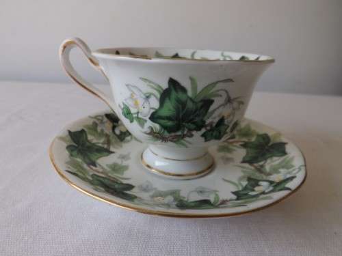 royal albert demitasse duo ... ivy lea !!!