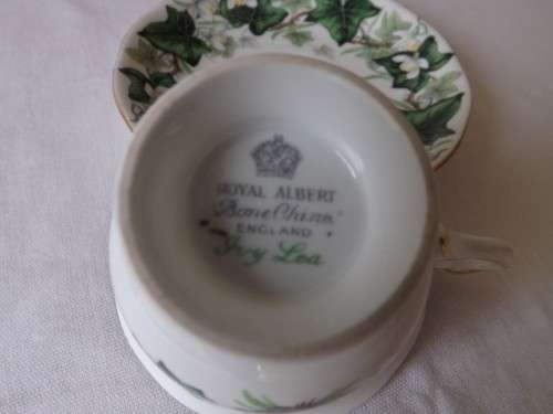 royal albert demitasse duo ... ivy lea !!!