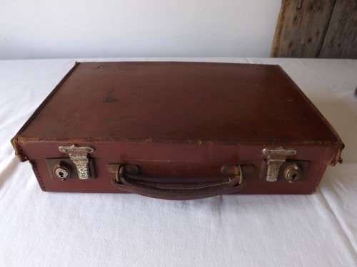 leather case ... attache / masonic? !!!