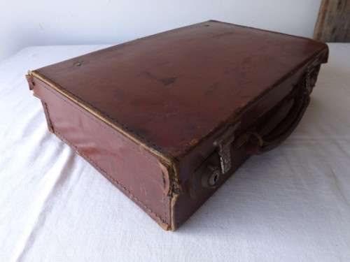 leather case ... attache / masonic? !!!