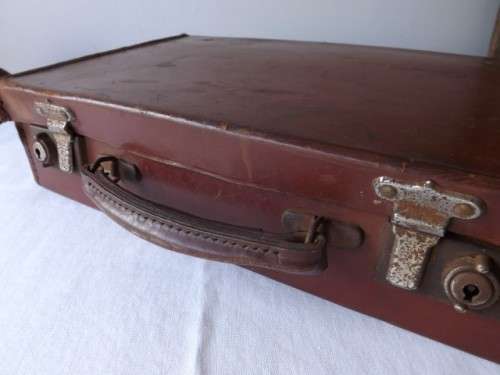 leather case ... attache / masonic? !!!