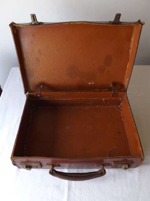 leather case ... attache / masonic? !!!