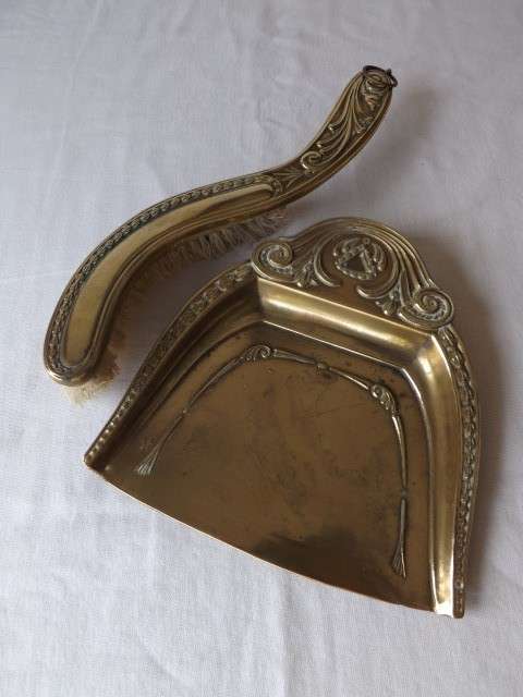 crumb brush ... & pan !!!