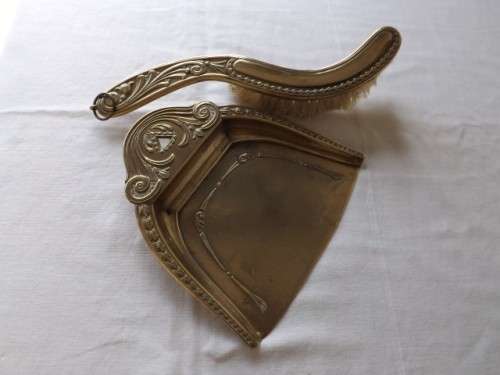 crumb brush ... & pan !!!