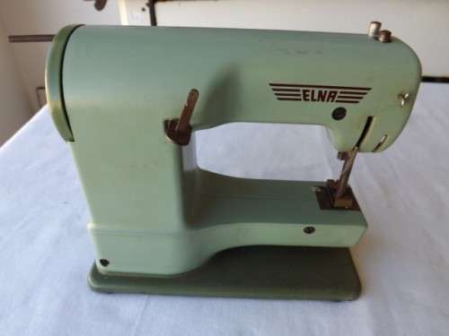 sewing machine ... a miniature elna !!!