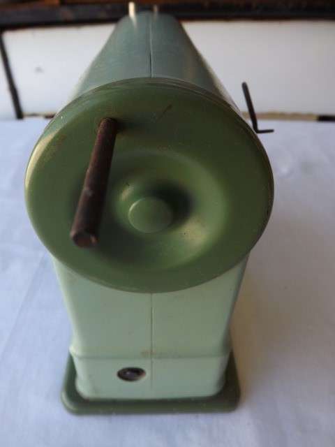 sewing machine ... a miniature elna !!!